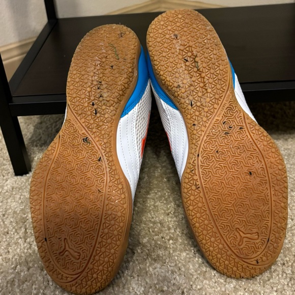 Unisex PUMA indoor soccer shoes - Picture 3 of 7
